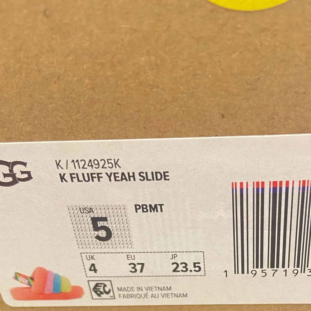 🔖 UGG RARE! FLUFF YEAH PEACH BLISS MULTI (BIG KID)